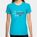 Dámské humorné tričko s výšivkou: Můj chlapec má SUPER dívka + ústa