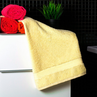 Ajoss Bavlněný ručník bledě-žluté barvy 90x50cm
