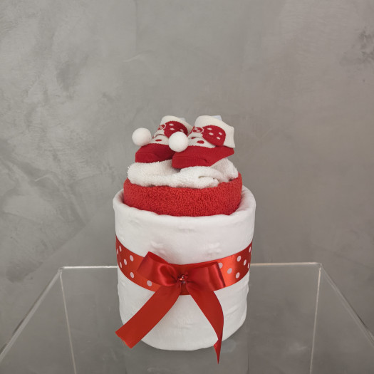 Dětský dort z deky: bílo-červený
